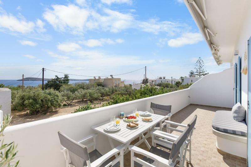 Jasmine apartment, Flora Apartments Paros – balcony with Aegean sea view