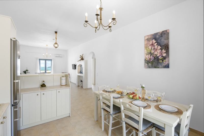 Jasmine apartment, Flora Apartments Paros – kitchen and dining area