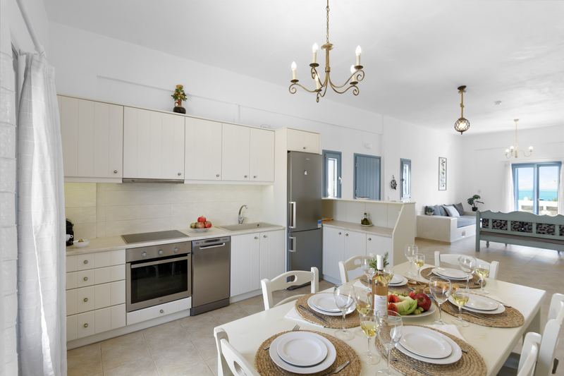 Jasmine apartment, Flora Apartments Paros – kitchen and dining area
