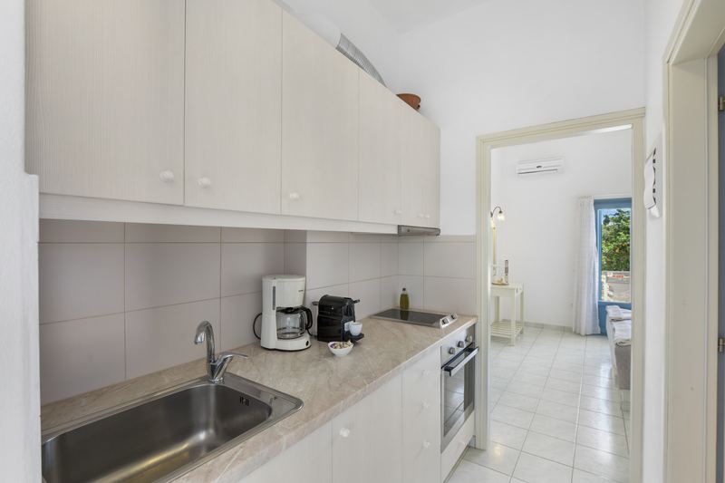 Levander apartment, Flora Apartments Paros – fully equipped kitchen