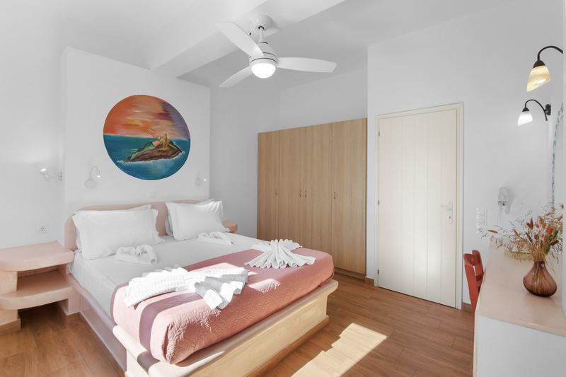 Margarita apartment, Flora Apartments Paros – master bedroom with double bed