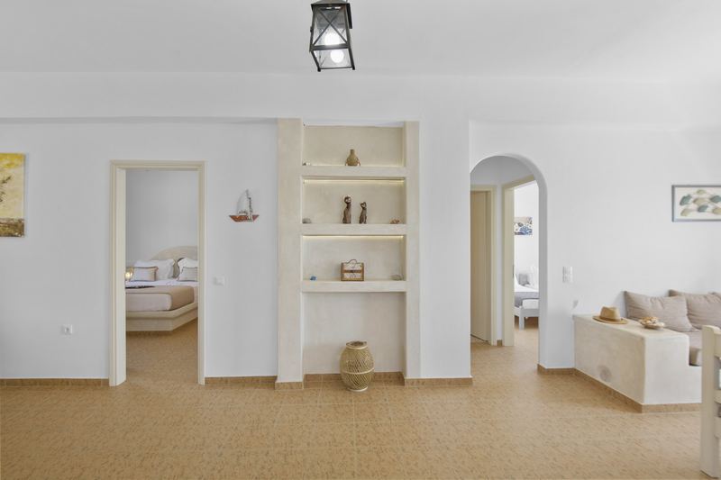 Olive apartment, Flora Apartments Paros – living room with built-in sofas