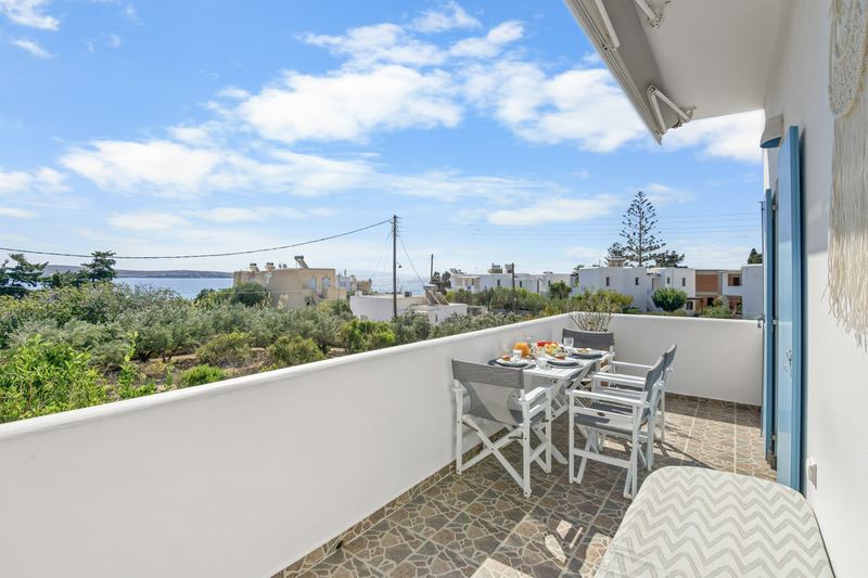 Olive apartment, Flora Apartments Paros – balcony with Aegean sea view