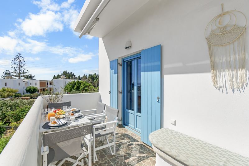 Olive apartment, Flora Apartments Paros – balcony with Aegean sea view